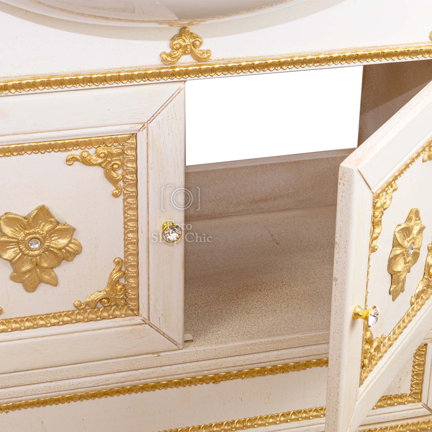 Come si realizzano dei mobili in foglia d'oro - Donna Moderna